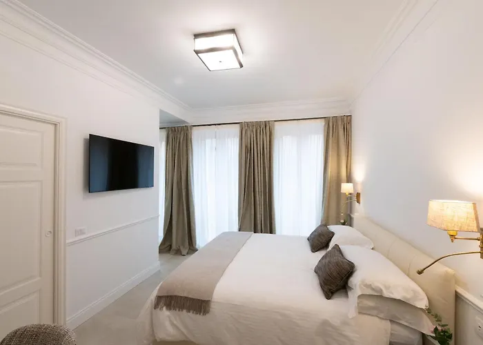 La Scalinata - Boutique روما